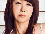 ご無沙汰な母を狙う息子の邪な欲望 朱音